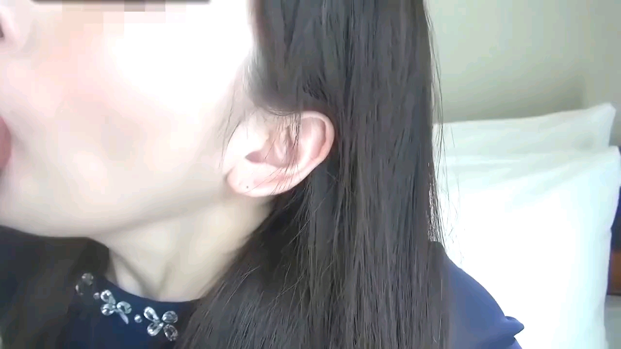 最新摄影师私拍流出3P白虎无毛嫩逼的。！