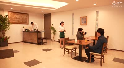 FOCS-262 あざと可愛い爆乳Hcupカフェ店員のノーブラパイズリ誘惑！お客に隠れて不倫沼に堕ちた中年店長と種付けプレスで中出しセックス 似鳥日菜