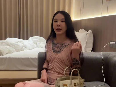 今天化身符文战士约了个有点酷的妹子-史莱姆